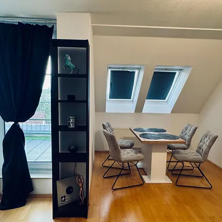 Apartment 2-raum-maisonette Mit Wlan, Terrasse & Arbeitsbereich